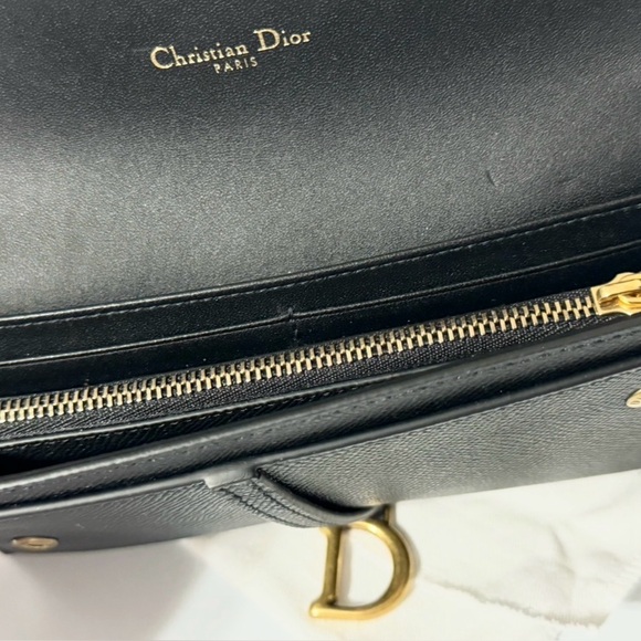 Dior wallet on chain (Authentic) w/ receipt - Picture 7 of 9